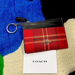 Brand new wallet for women 100% authentic for sale no need for heavy bags